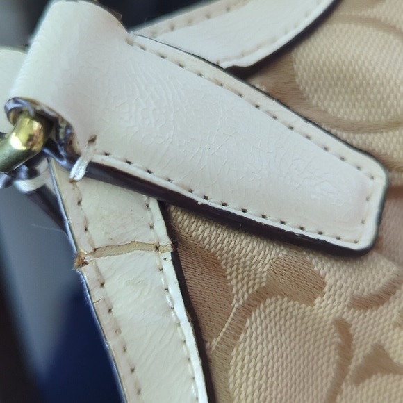 Authentic Coach Signature Devin Shoulder Bag Purse Light Khaki/Ivory - Picture 10 of 10